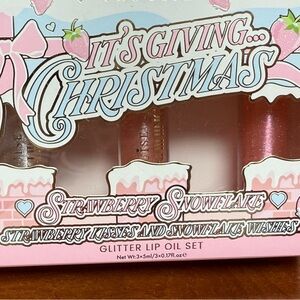 P. Louise “It’s Giving….Christmas Strawberry Snowflake Glitter Lip Oil Set NIB